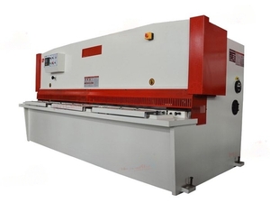 Гидравлическая гильотина FABTEC QC12Y 8x2500 с ЧПУ Е21S