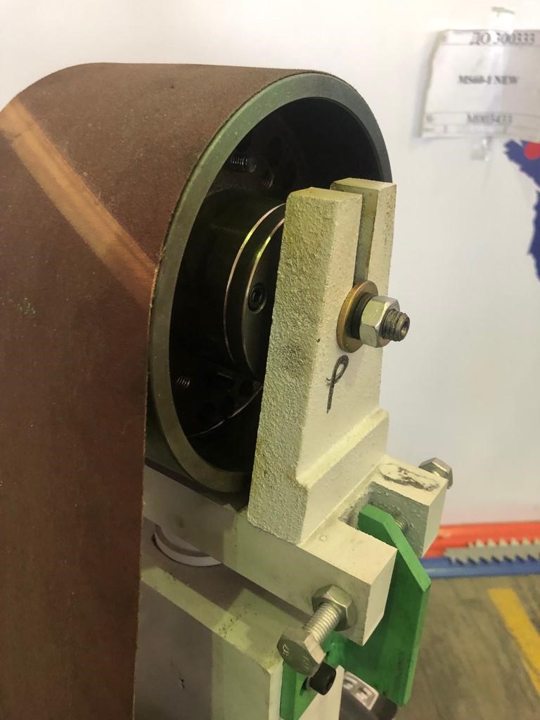 EcoWood MS60-1  Натяжение шлифовальной ленты  Массивные шкивы обеспечивают высокую инерционность, что позволяет снизить потребляемую электроэнергию и нагрузку на привод шлифовальной ленты Осуществляется удобным перемещением оси ведомого шкива, что...