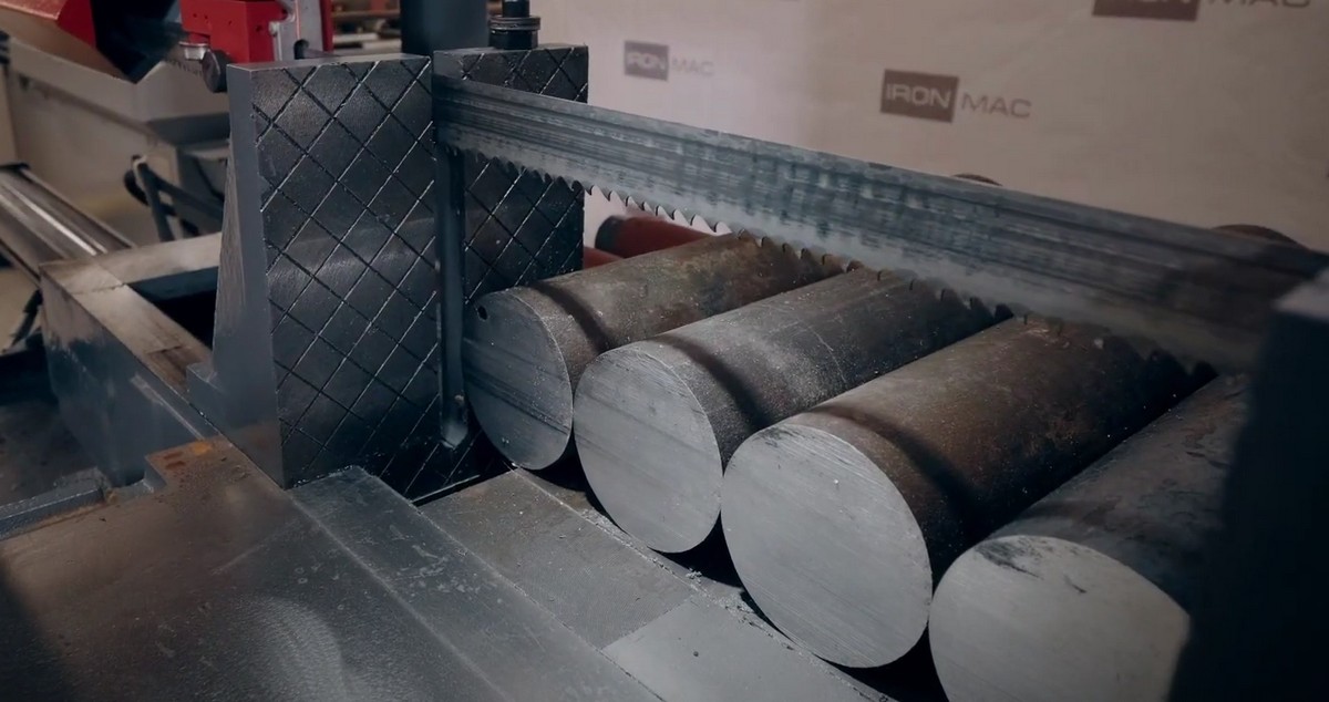 IRONMAC CUT-400x700  Гидравлические тиски  Гидравлические тиски - автоматический зажим и разжим заготовки с возможностью регулировки давления, позволяет сэкономить до 15% вспомогательного времени на обслуживание станка и производить тонкую настрой...