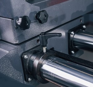 OSTERMANN CL 1200 Standart  Настройка длины обработки  Длина обработки заготовки или зона фрезеровки настраивается с помощью передвижных упоров Для работы в ручном режиме при помощи маховика используется упор- ограничитель 