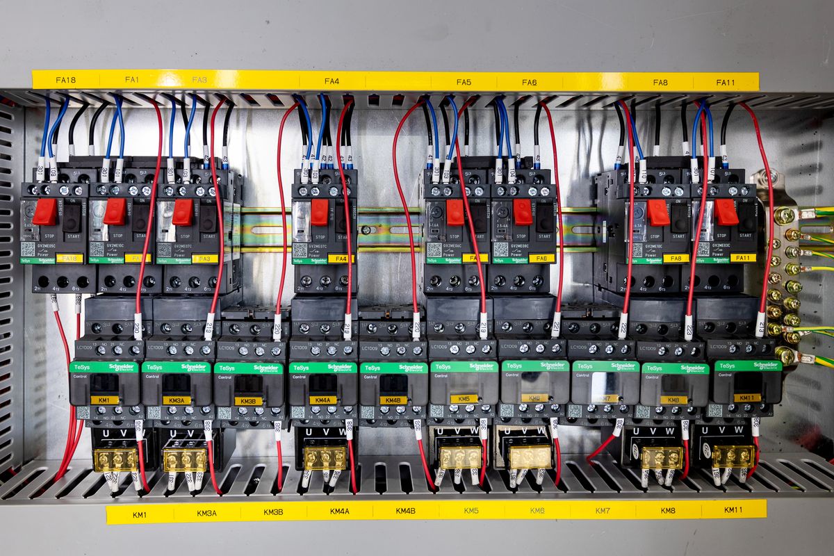 SPITZEN SMG-16  Электронные компоненты  Электронные компоненты Schneider, OMRON, IDEC, PHOENIX