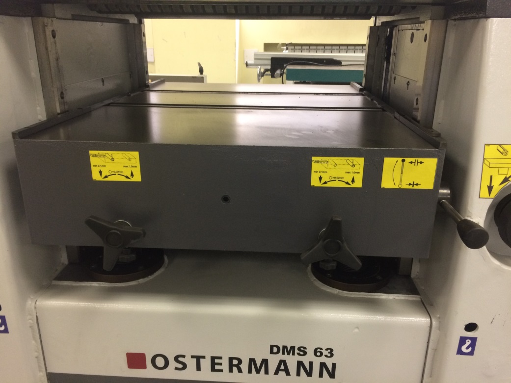 OSTERMANN DMS 63  Ролики в столе  Приводные ролики в столе имеют удобную настройку вылета по высоте от 0,1 мм до 1 мм, что позволяет настроить станок под обработку любого материала Привод вальцов от двигателя подачи посредством цепи 