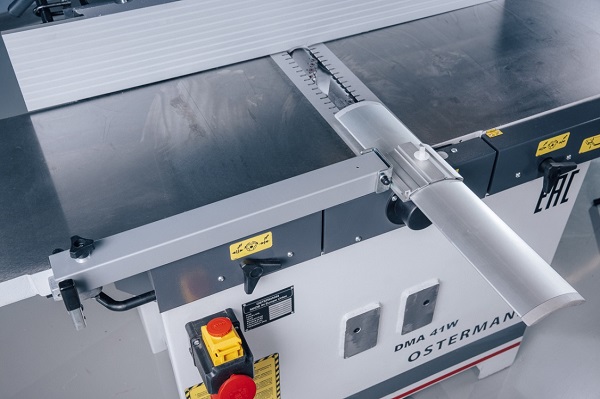 OSTERMANN FS 32N  Откидная защита ножевого вала  Надежно закрывает вал и жестко фиксируется, что обеспечивает безопасность работы оператора  Соответствует нормам безопасности СЕ 